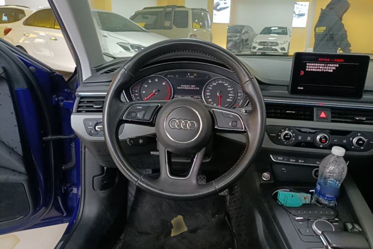 Used Audi A4L 2019 40 TFSI Ambition China VI Steering Wheel