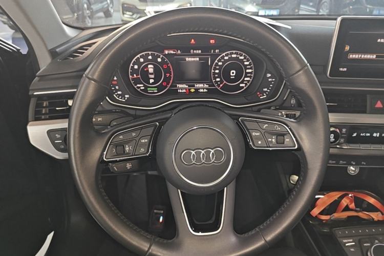 Used Audi A4L 2019 40 TFSI Fashion Version China V Steering Wheel