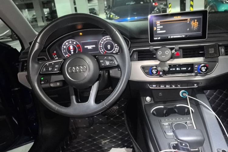 Used Audi A4L 2019 40 TFSI Fashion Version China V Steering Wheel