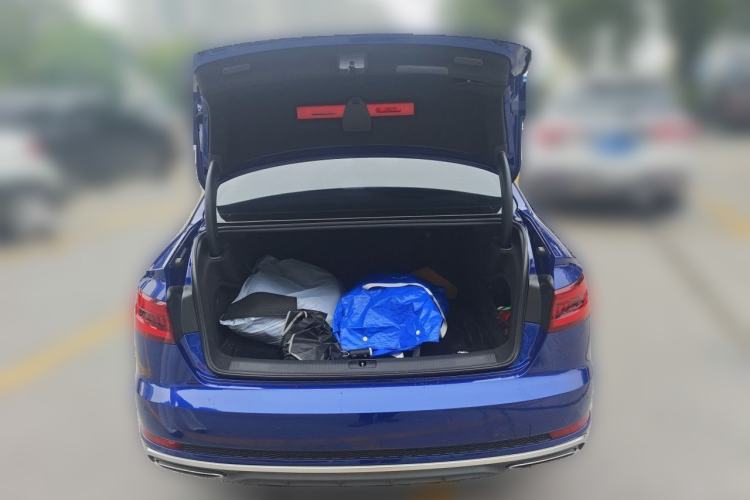 Used Audi A4L 2019 40 TFSI Fashion Edition China VI Emission Standard Trunk