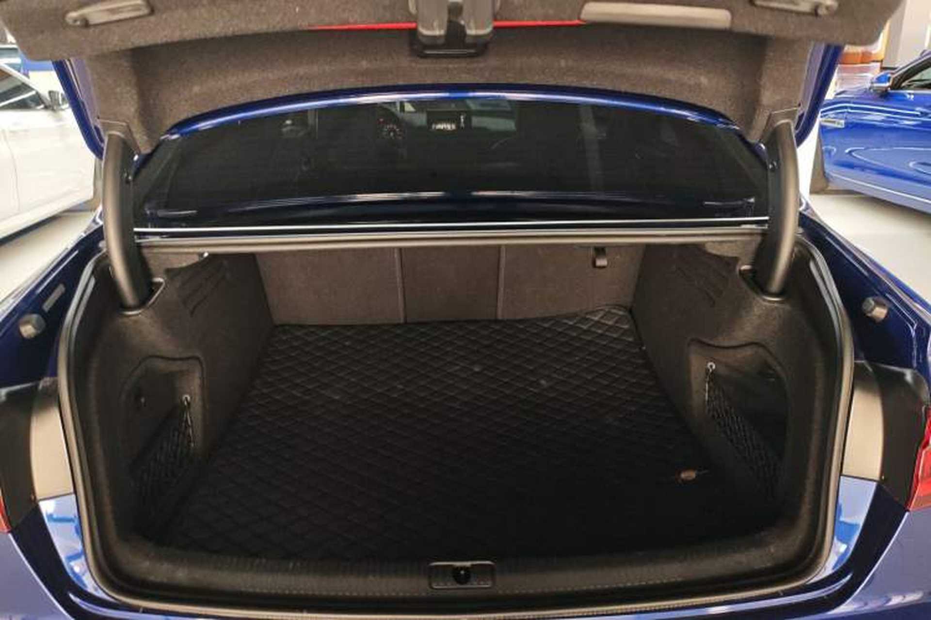 Used Audi A4L 2019 40 TFSI Fashion Edition China VI Emission Standard Trunk