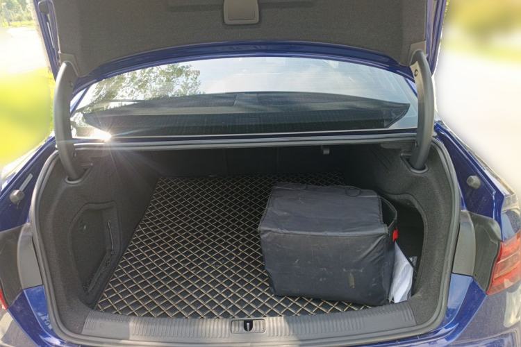 Used Audi A4L 2019 40 TFSI Fashion Edition China VI Emission Standard Trunk