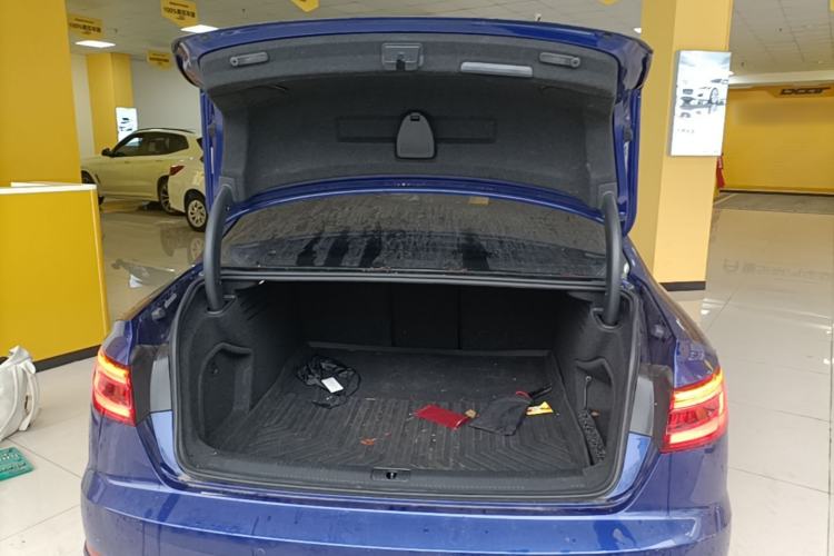 Used Audi A4L 2019 40 TFSI Ambition China VI Trunk