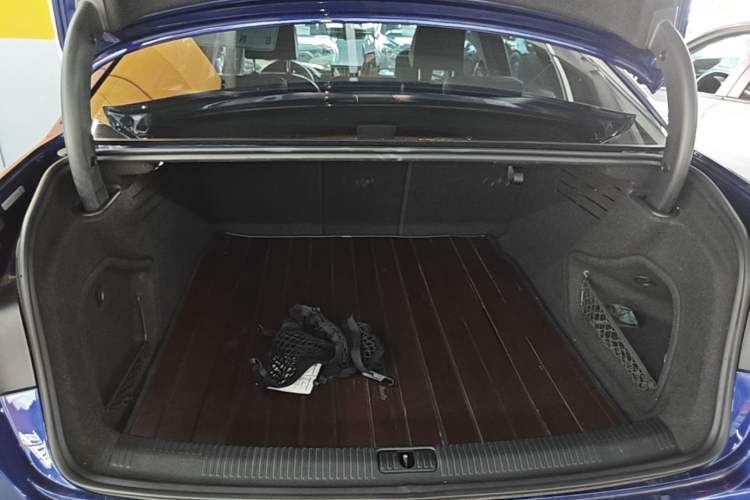 Used Audi A4L 2019 40 TFSI Fashion Version China V Trunk