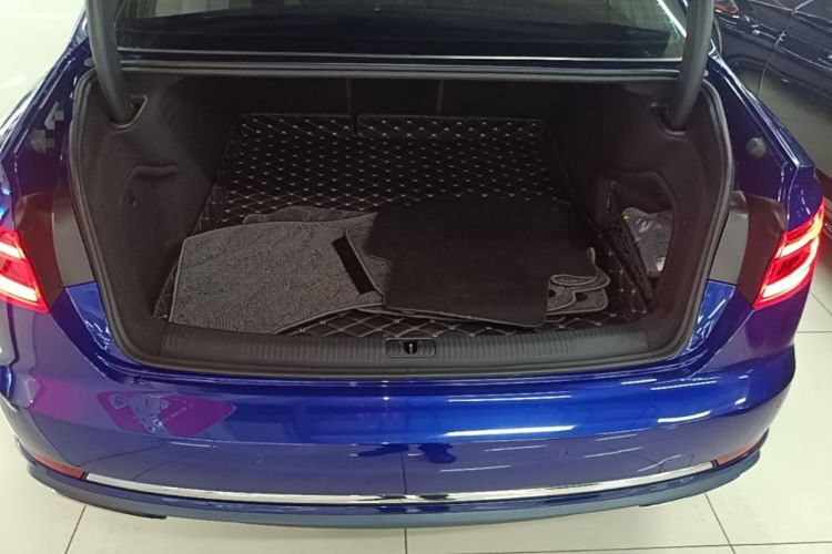 Used Audi A4L 2019 40 TFSI Ambition China VI Trunk