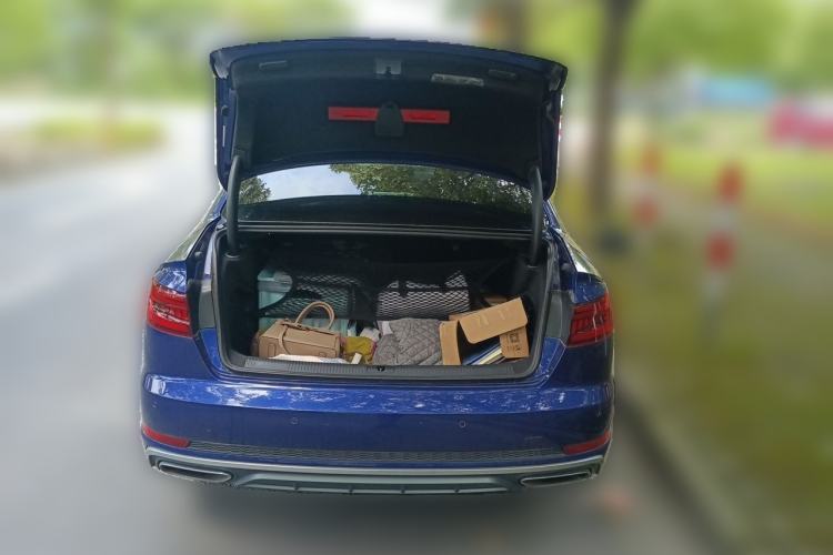 Used Audi A4L 2019 40 TFSI Fashion Edition China VI Emission Standard Trunk