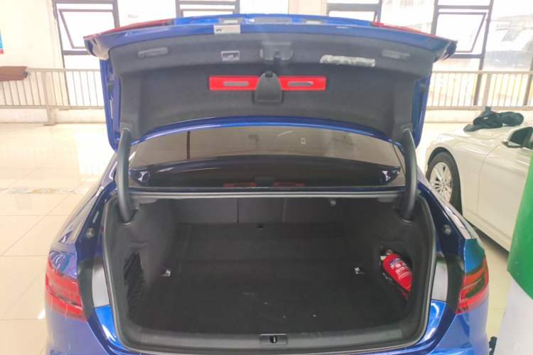 Used Audi A4L 2019 40 TFSI Fashion Version China V Trunk