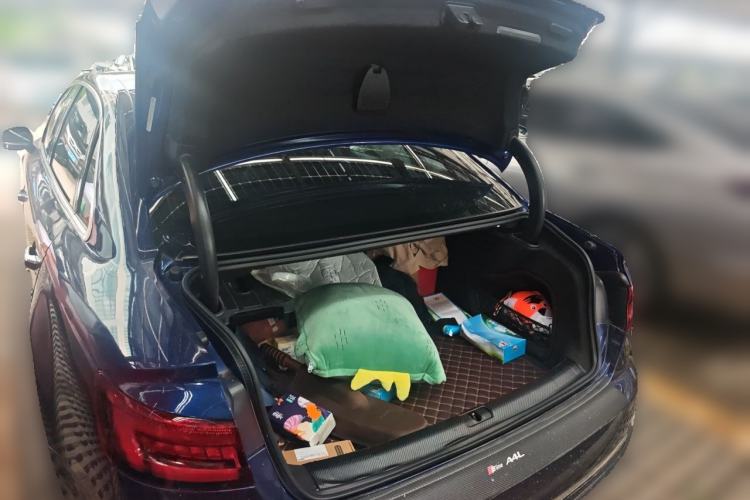 Used Audi A4L 2019 40 TFSI Ambition China VI Trunk
