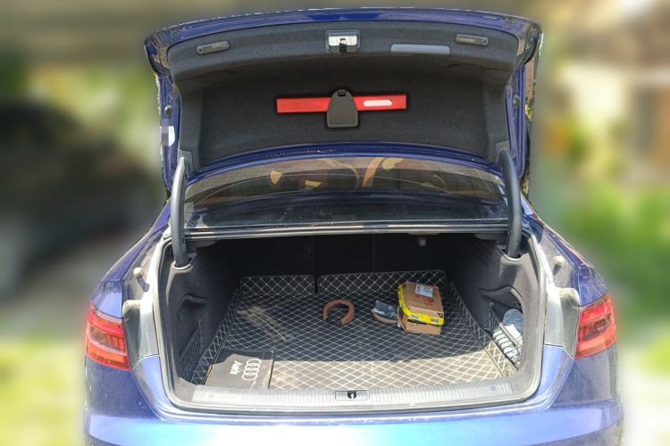 Used Audi A4L 2019 40 TFSI Fashion Version China V Trunk