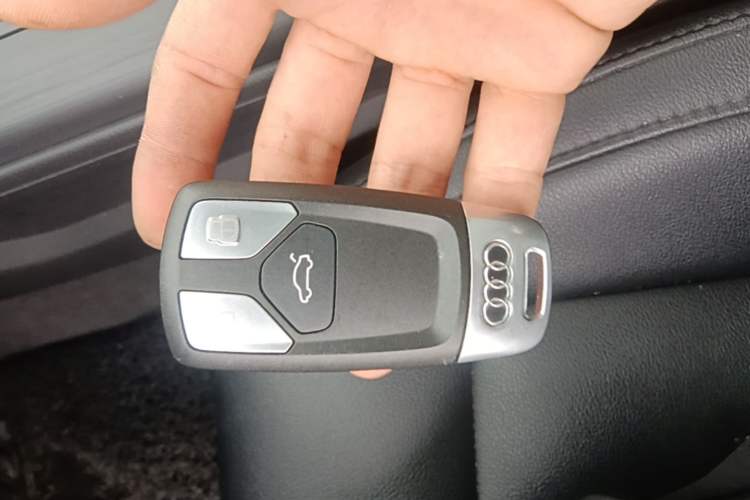Used Audi A4L 2019 40 TFSI Ambition Version China V Vehicle Key