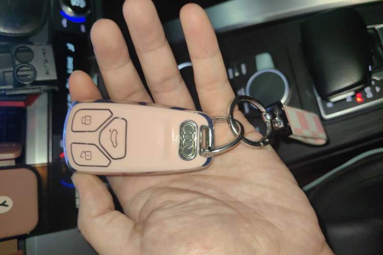 Used Audi A4L 2019 40 TFSI Fashion Edition China VI Emission Standard Vehicle Key