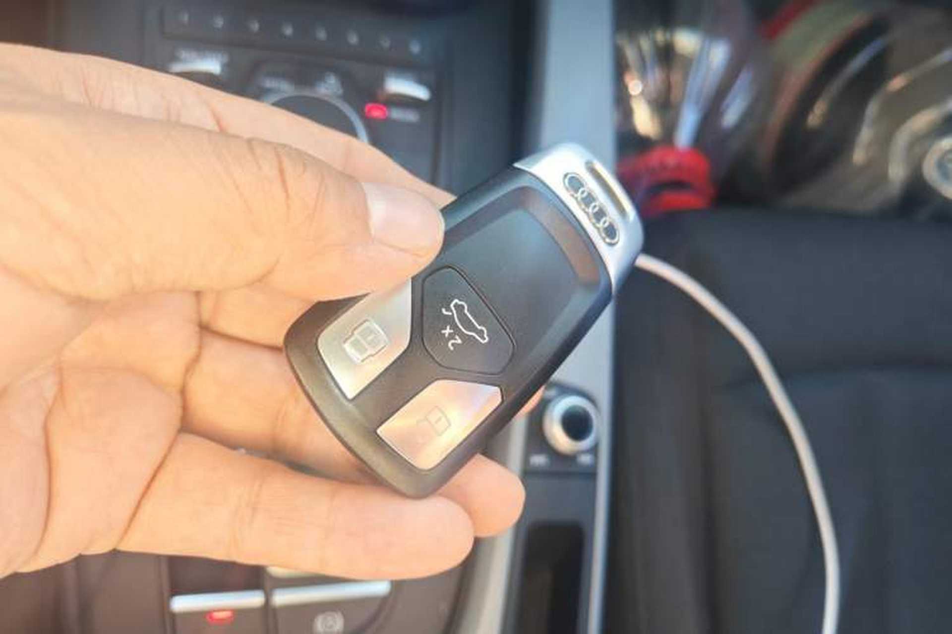 Used Audi A4L 2019 40 TFSI Ambition China VI Vehicle Key