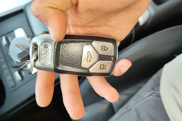 Used Audi A4L 2019 40 TFSI Fashion Version China V Vehicle Key