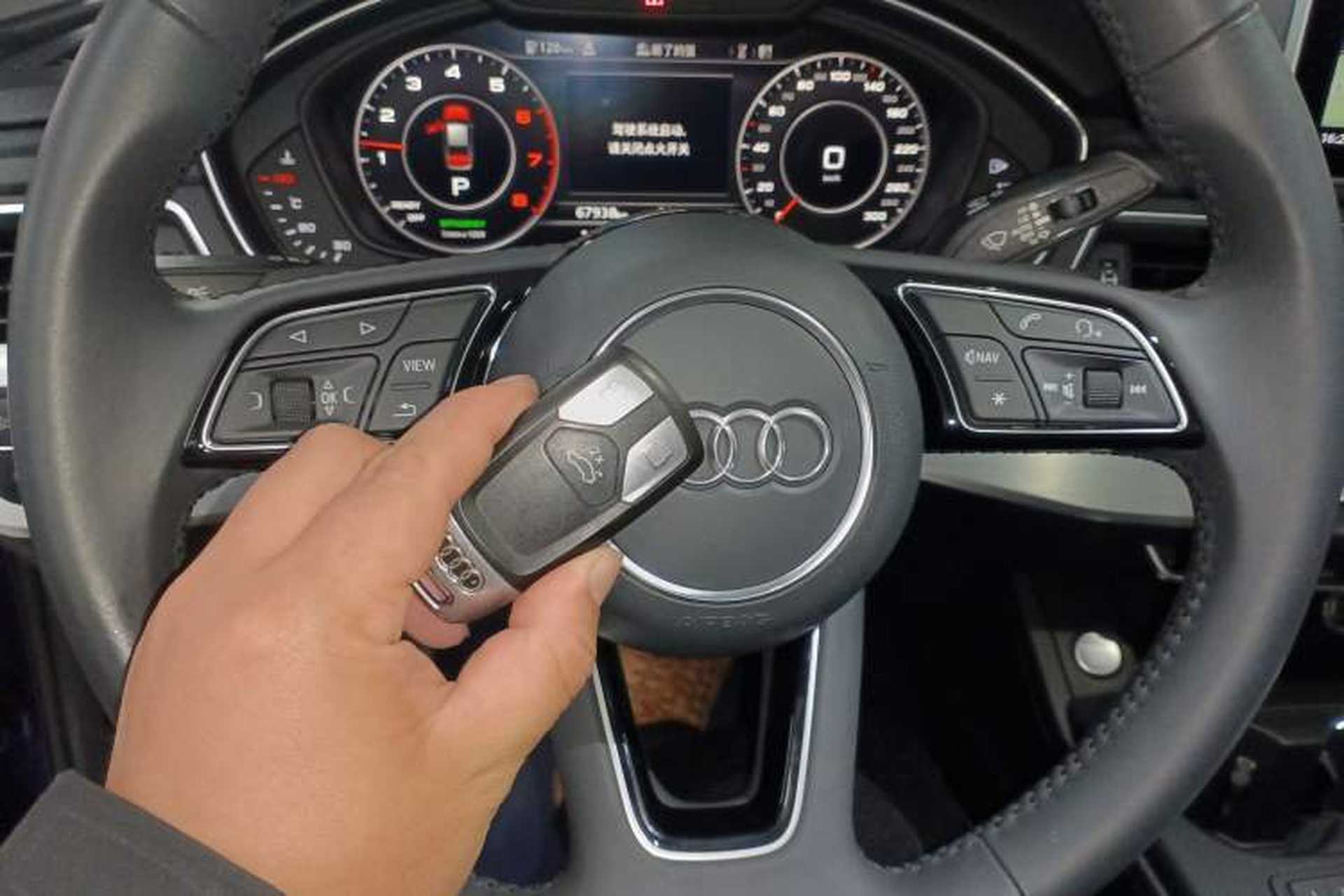 Used Audi A4L 2019 40 TFSI Fashion Edition China VI Emission Standard Vehicle Key