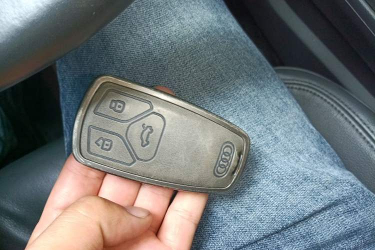 Used Audi A4L 2019 40 TFSI Fashion Edition China VI Emission Standard Vehicle Key