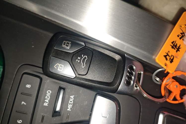 Used Audi A4L 2019 40 TFSI Fashion Edition China VI Emission Standard Vehicle Key
