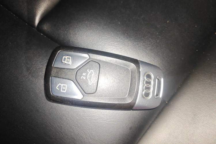 Used Audi A4L 2019 40 TFSI Ambition China VI Vehicle Key