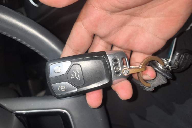 Used Audi A4L 2019 40 TFSI Fashion Version China V Vehicle Key