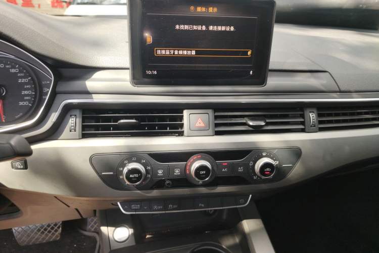 Used Audi A4L 2019 40 TFSI Ambition China VI Audio And AC Panel