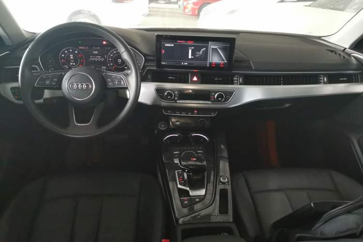 Used Audi A4L 2019 40 TFSI Fashion Edition China VI Emission Standard Center Console