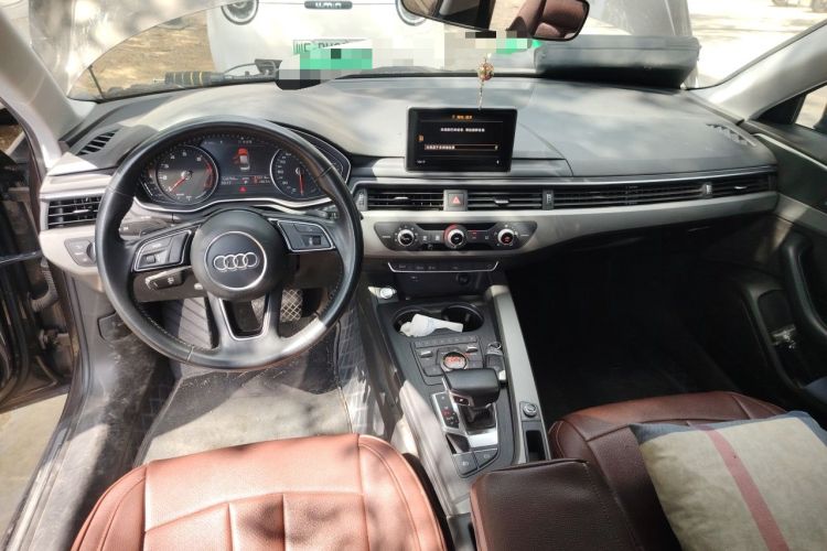 Used Audi A4L 2019 40 TFSI Ambition China VI Center Console