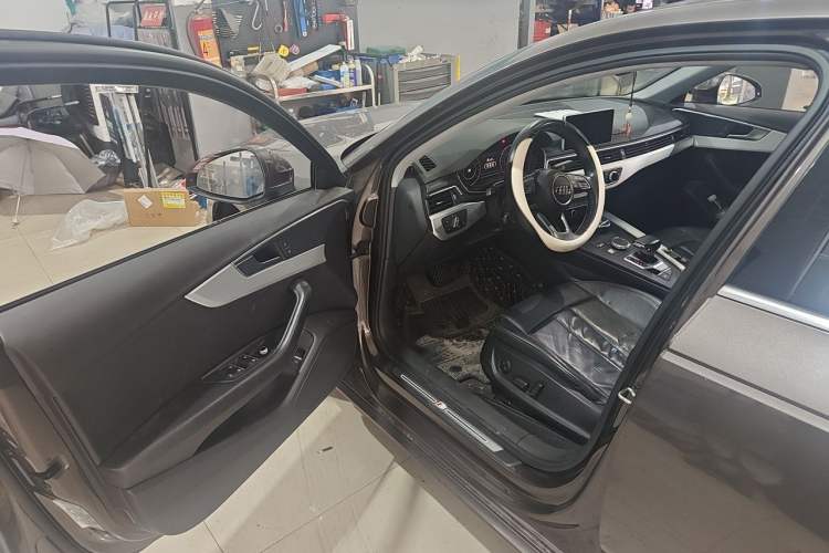 Used Audi A4L 2019 40 TFSI Sporty Version China V Driver Seat