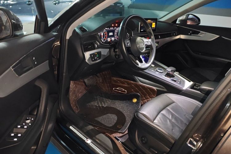 Used Audi A4L 2019 40 TFSI Fashion Edition China VI Emission Standard Driver Seat
