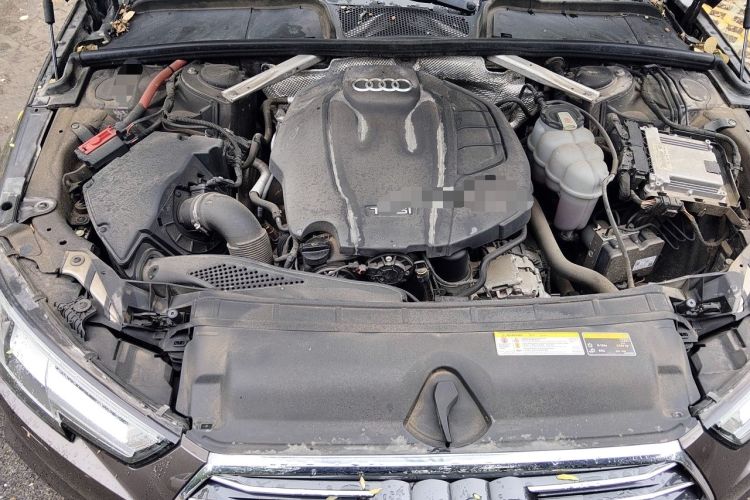 Used Audi A4L 2019 40 TFSI Ambition China VI Engine Bay