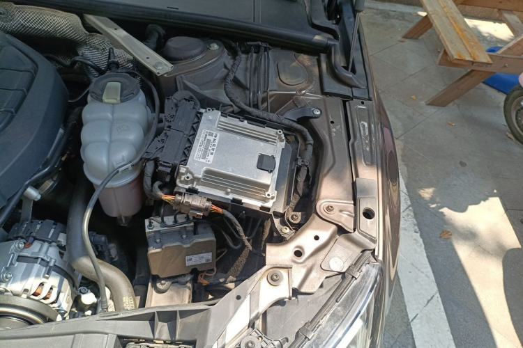 Used Audi A4L 2019 40 TFSI Ambition China VI Engine Bay Left