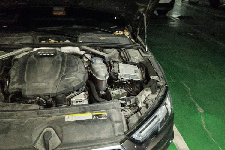 Used Audi A4L 2019 40 TFSI Fashion Version China V Engine Bay Left