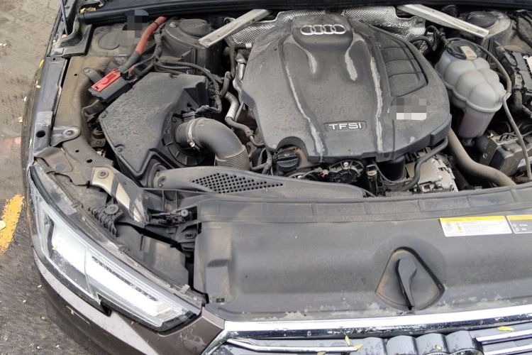 Used Audi A4L 2019 40 TFSI Ambition China VI Engine Bay Right
