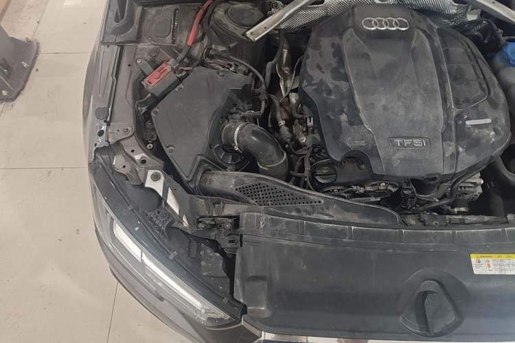 Used Audi A4L 2019 40 TFSI Sporty Version China V Engine Bay Right