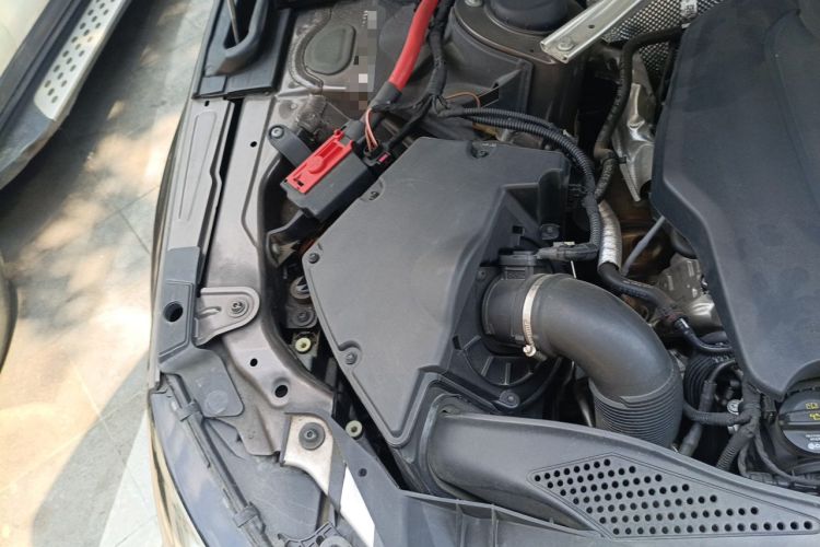 Used Audi A4L 2019 40 TFSI Ambition China VI Engine Bay Right