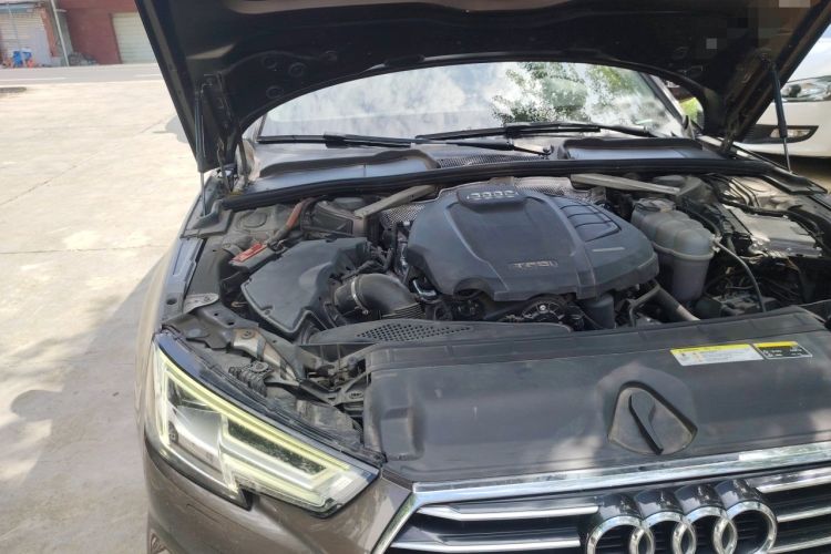 Used Audi A4L 2019 40 TFSI Ambition China VI Engine Bay Right