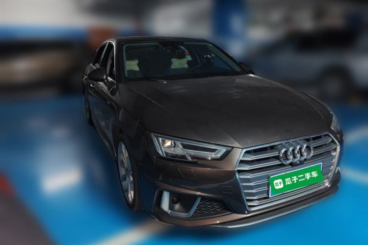 Used Audi A4L 2019 40 TFSI Fashion Edition China VI Emission Standard Front Right 45 Deg