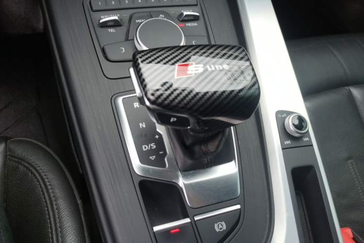 Used Audi A4L 2019 45 TFSI quattro Individual Sport Edition China VI Gear Lever