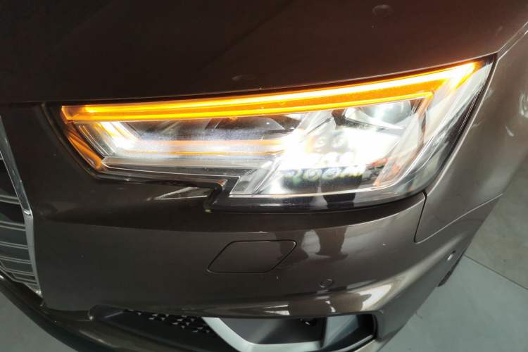 Used Audi A4L 2019 40 TFSI Fashion Edition China VI Emission Standard Left Front Headlight