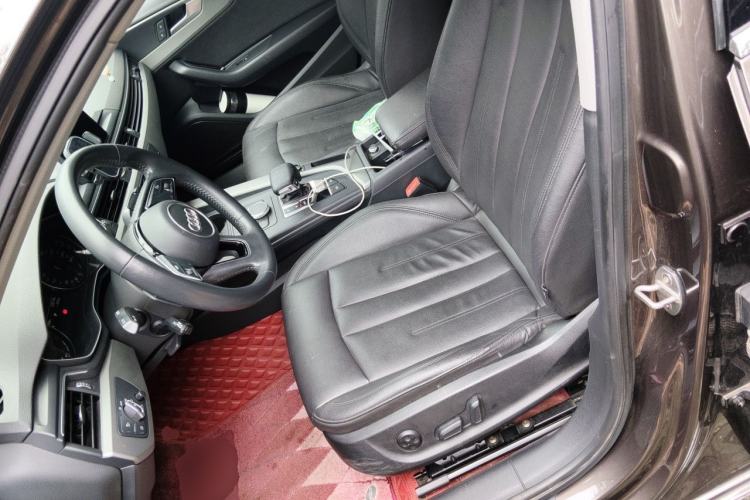 Used Audi A4L 2019 40 TFSI Ambition China VI Left Front Seat