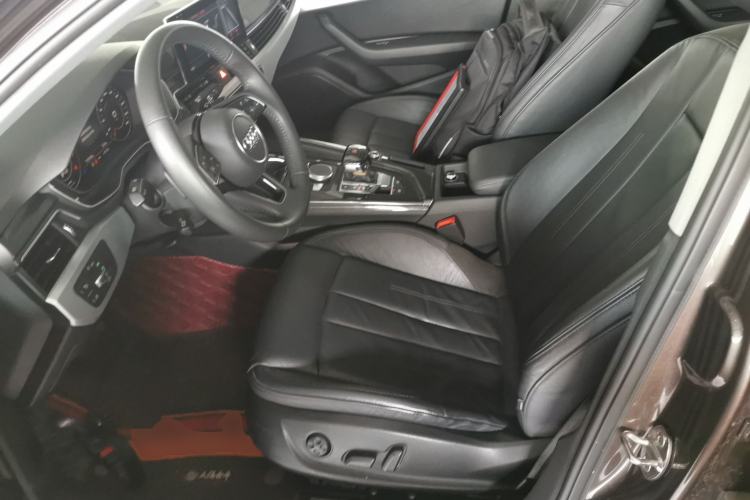Used Audi A4L 2019 40 TFSI Fashion Edition China VI Emission Standard Left Front Seat