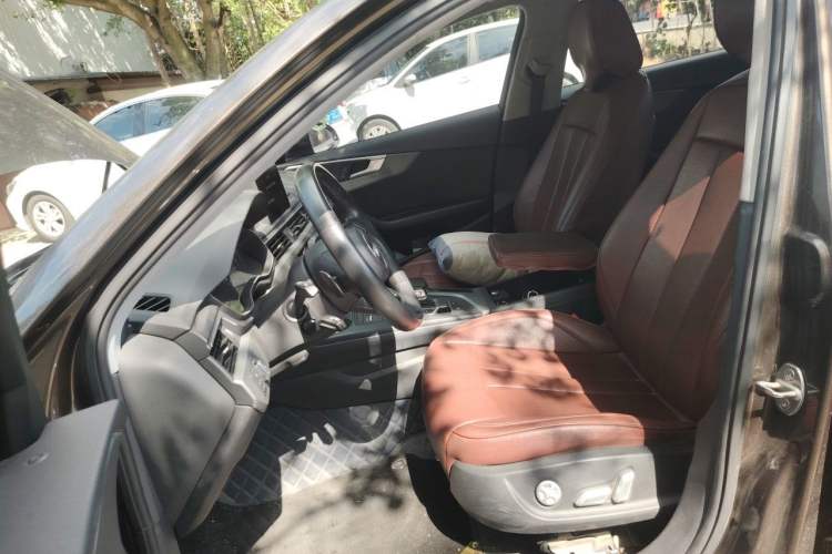 Used Audi A4L 2019 40 TFSI Ambition China VI Left Front Seat