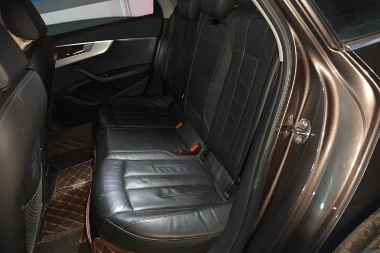Used Audi A4L 2019 40 TFSI Fashion Edition China VI Emission Standard Left Rear Seat