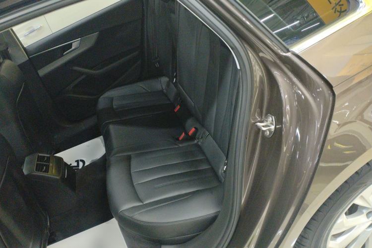 Used Audi A4L 2019 40 TFSI Ambition China VI Left Rear Seat