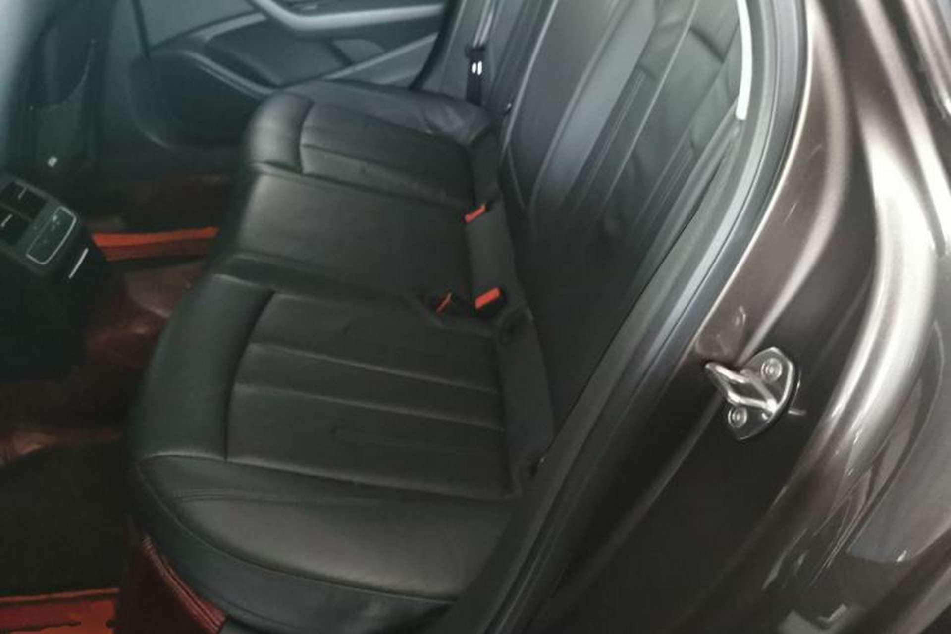 Used Audi A4L 2019 40 TFSI Fashion Edition China VI Emission Standard Left Rear Seat