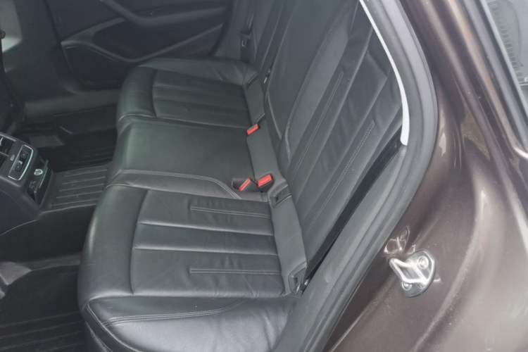 Used Audi A4L 2019 45 TFSI quattro Individual Sport Edition China VI Left Rear Seat