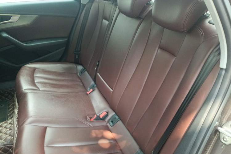 Used Audi A4L 2019 40 TFSI Ambition China VI Left Rear Seat