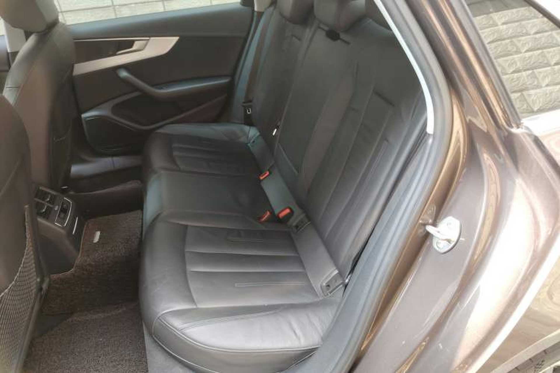 Used Audi A4L 2019 40 TFSI Fashion Edition China VI Emission Standard Left Rear Seat
