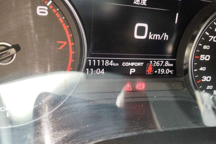 Used Audi A4L 2019 40 TFSI Ambition China VI Odometer Close Up