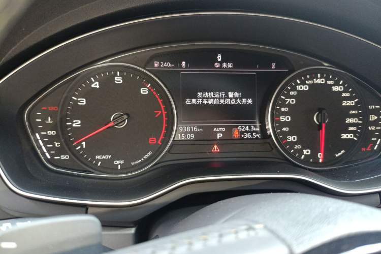 Used Audi A4L 2019 40 TFSI Ambition China VI Odometer Close Up