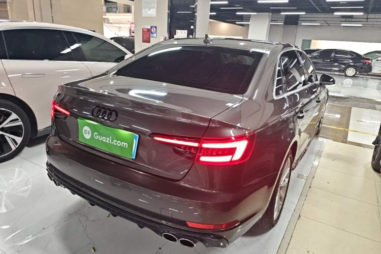 Used Audi A4L 2019 40 TFSI Fashion Edition China VI Emission Standard Rear Right 45 Deg