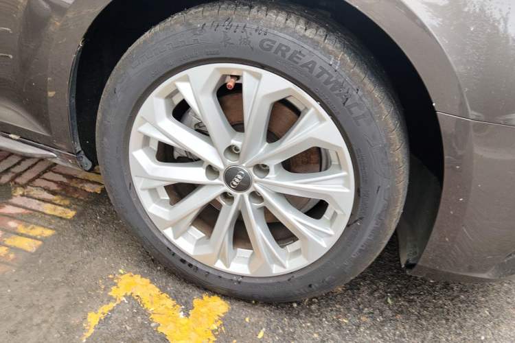 Used Audi A4L 2019 40 TFSI Ambition China VI Right Front Wheel Hub